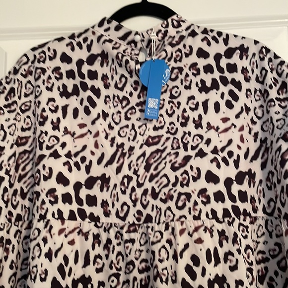 Brand New Dresss - Picture 3 of 3